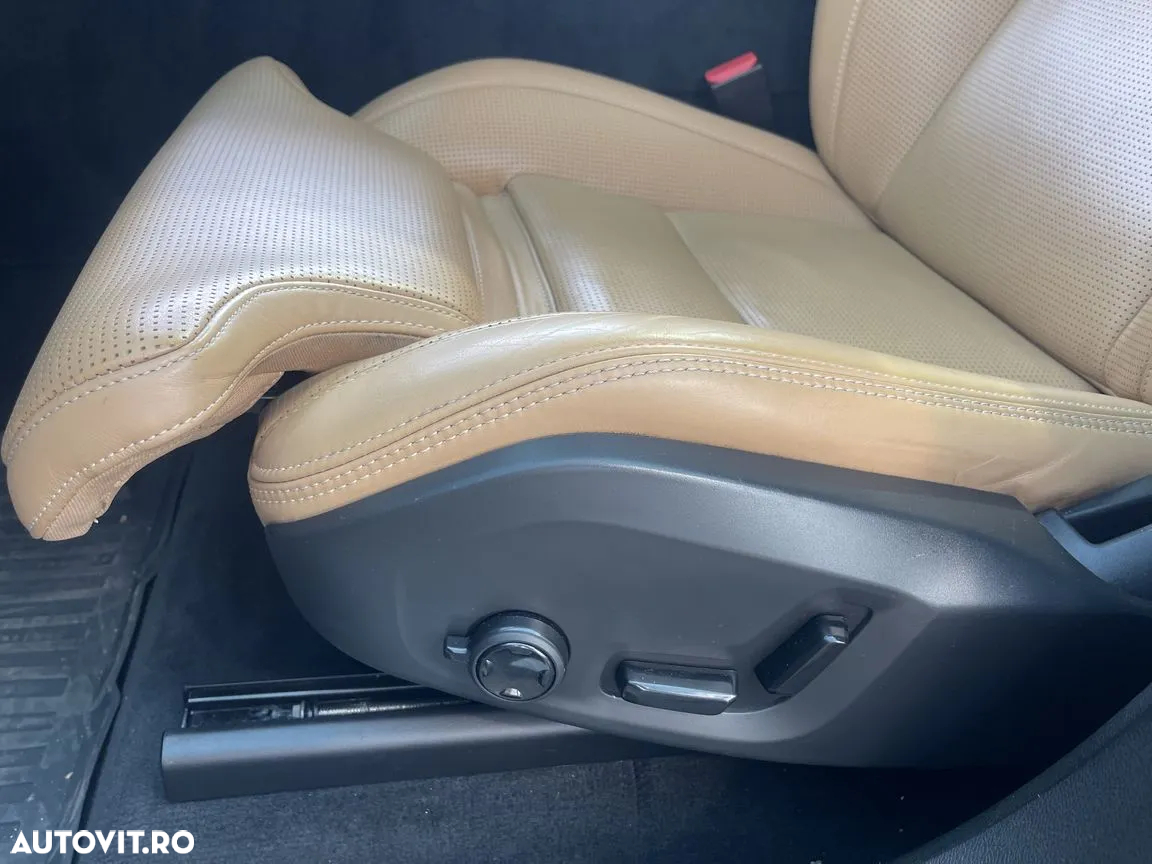 Volvo XC 60 T8 Twin Engine AWD Inscription - 11