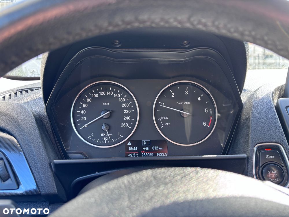 BMW Seria 1 118d - 32