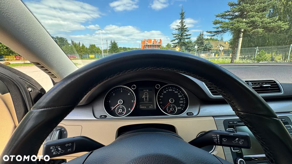 Volkswagen Passat 2.0 TDI DPF Comfortline - 8