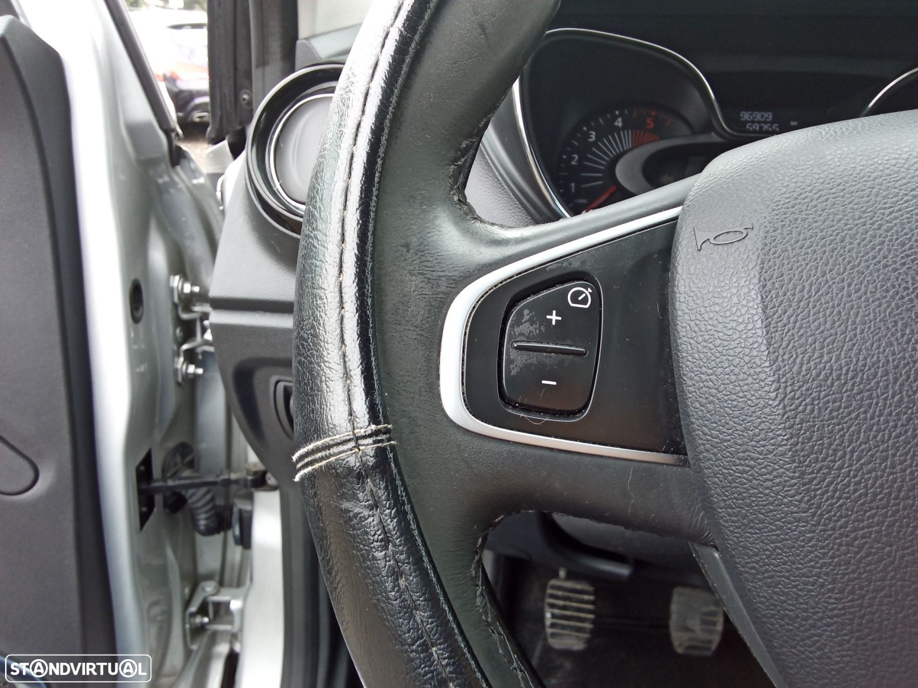 Renault Captur 1.5 dCi - 15