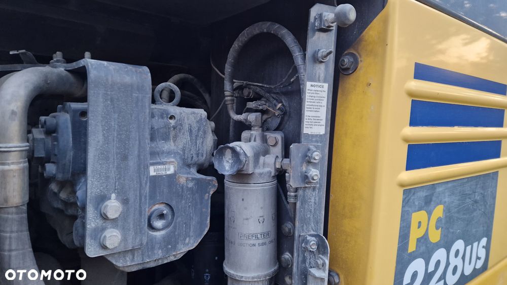 Komatsu PC228USLC - 18