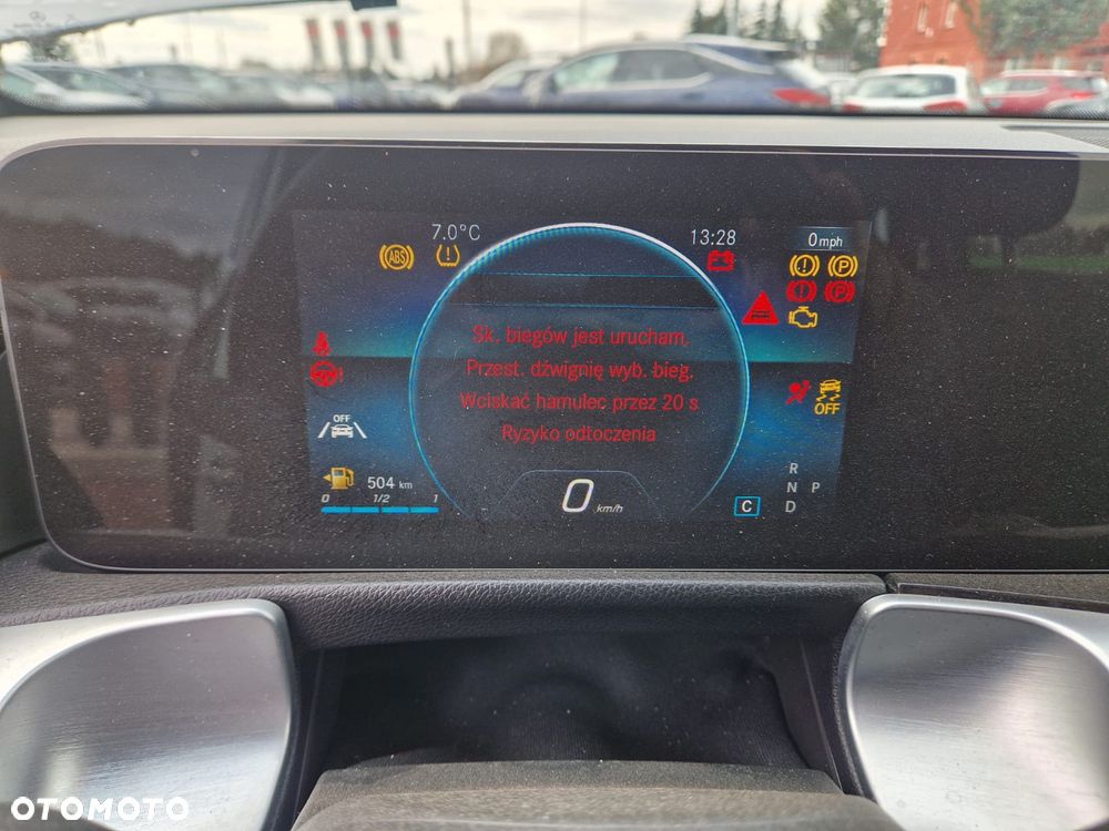 Mercedes-Benz GLB 200 Progressive 7G-DCT - 16