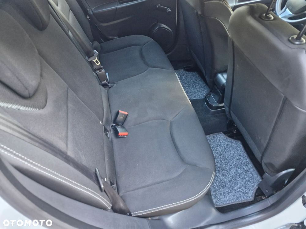 Renault Clio 1.2 16V 75 LIMITED - 9