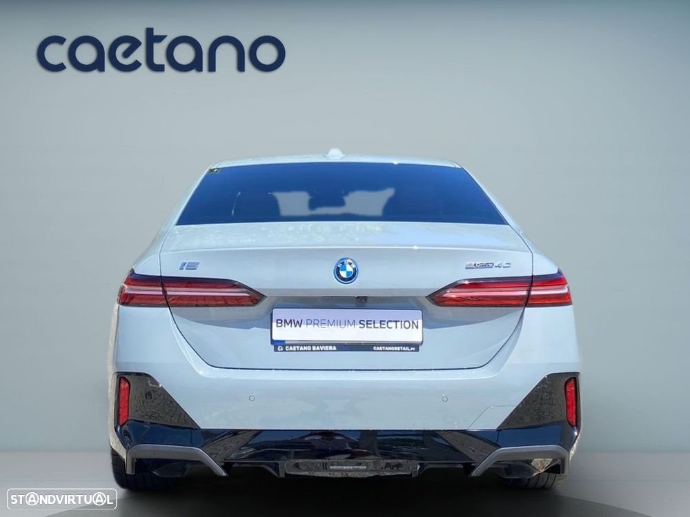 BMW i5 eDrive40 Pack Desportivo M — fotografia 15