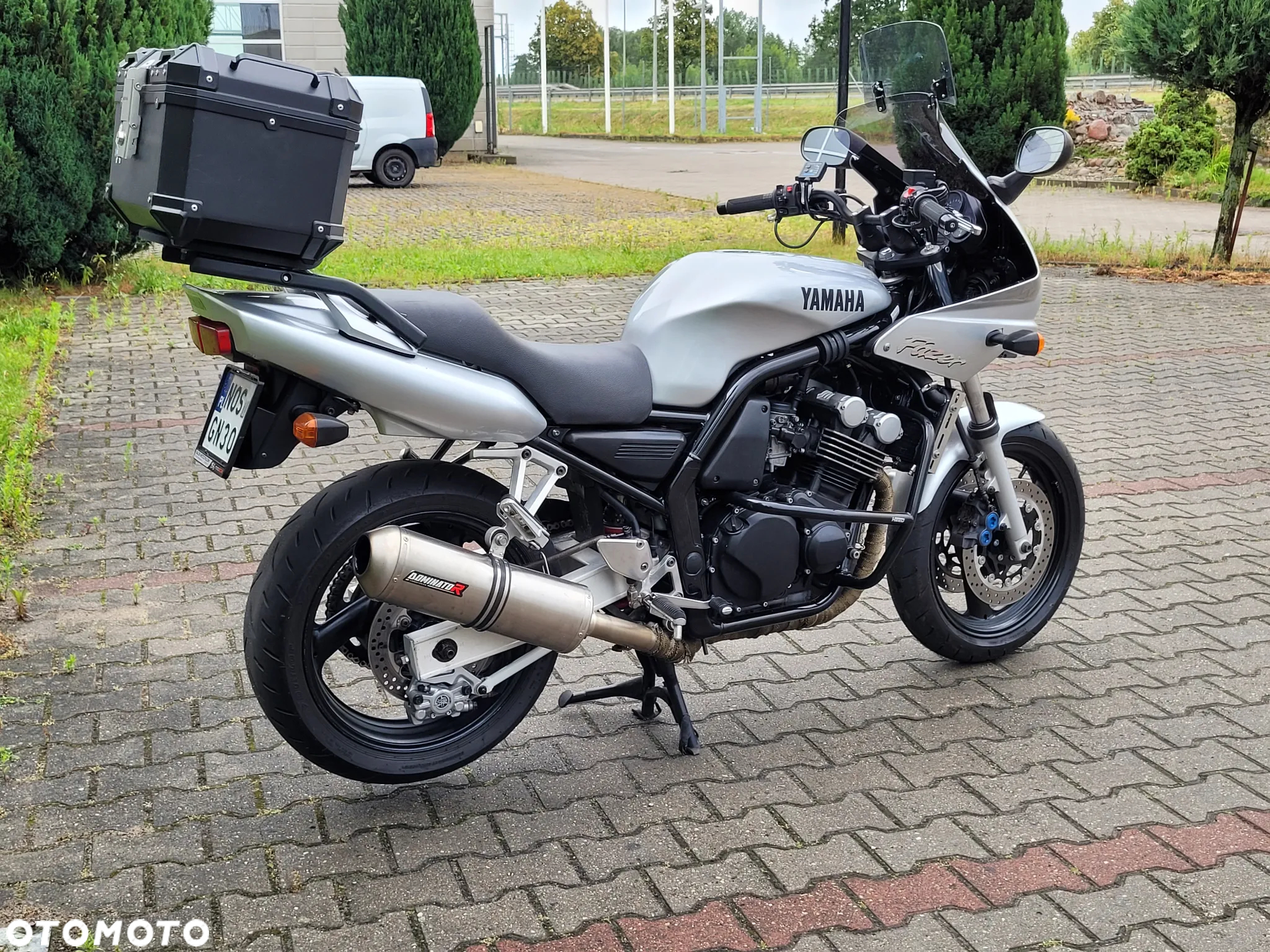 Yamaha FZS - 12