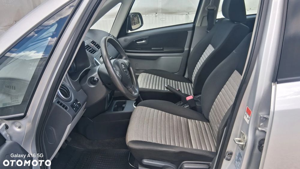 Suzuki SX4 1.6 VVT 4x4 Comfort - 10
