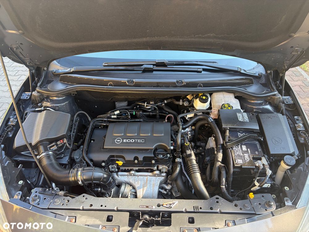 Opel Astra 1.4 Turbo - 37