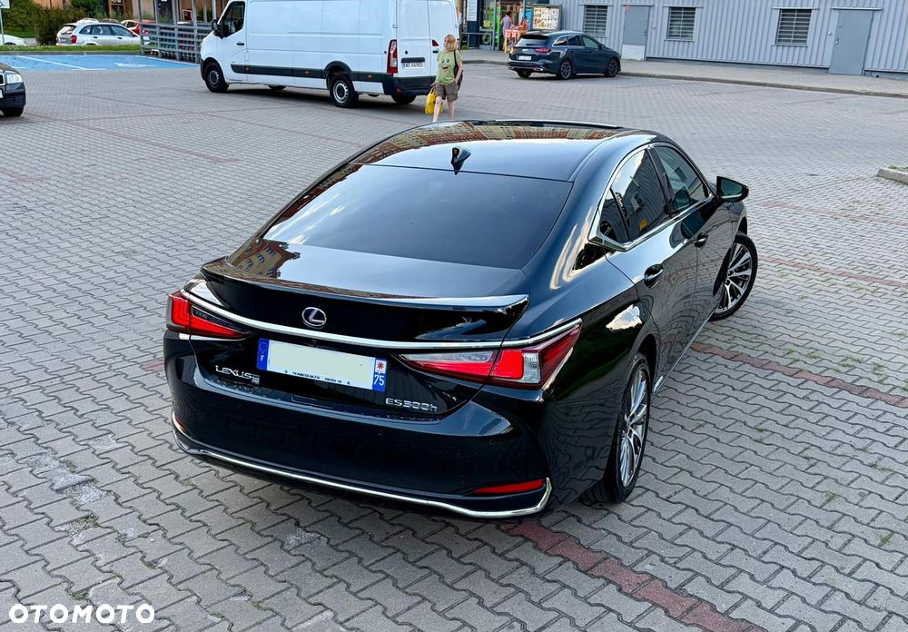 Lexus ES 300h Prestige - 9