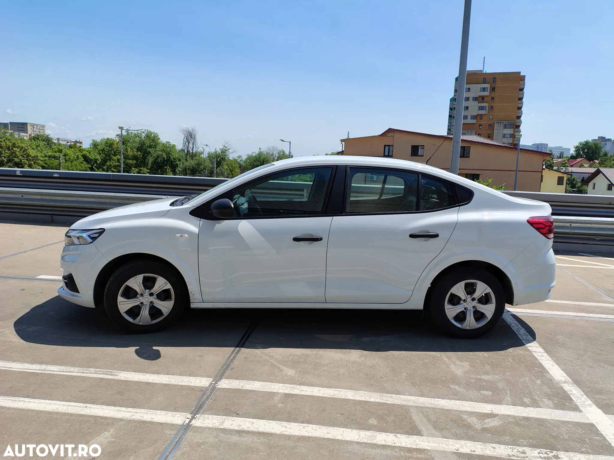 Dacia Logan SCe 65 Essential - 6