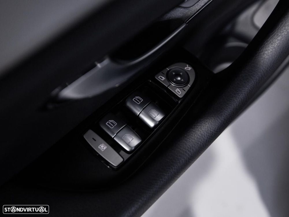 Mercedes-Benz E 300 de 9G-TRONIC - 15