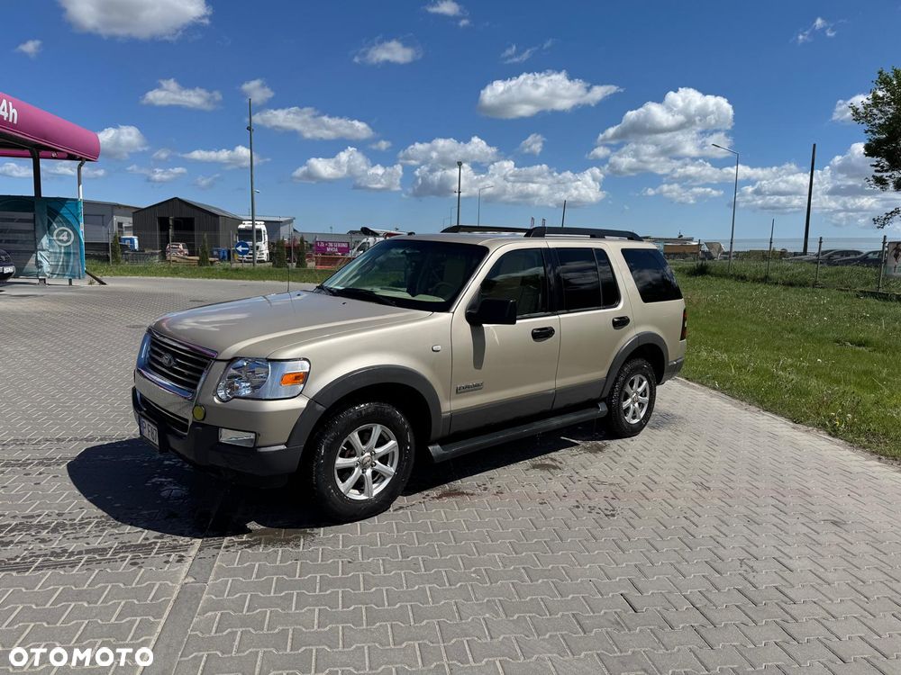 Ford Explorer - 12