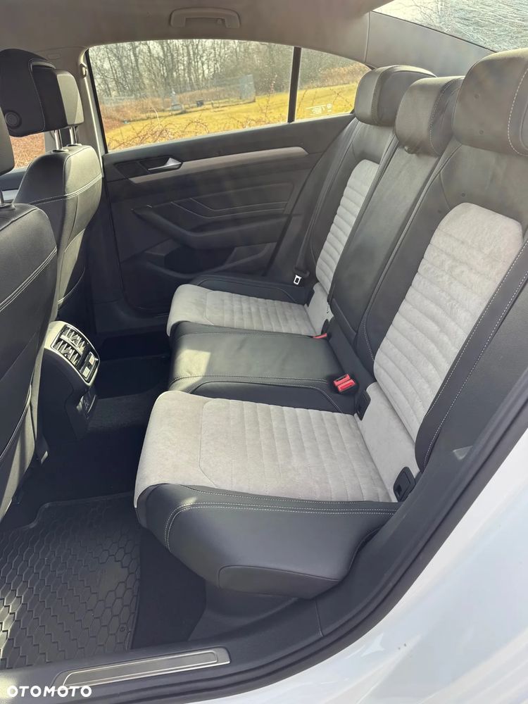 Volkswagen Passat - 13