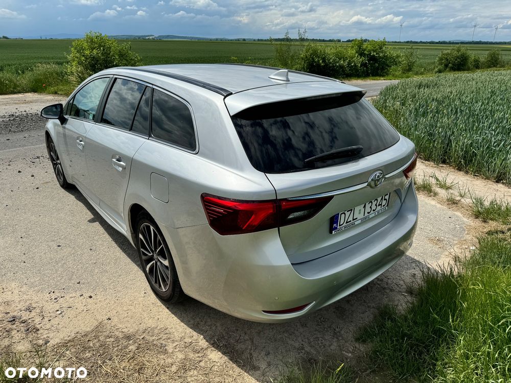 Toyota Avensis 2.0 D-4D Prestige - 4
