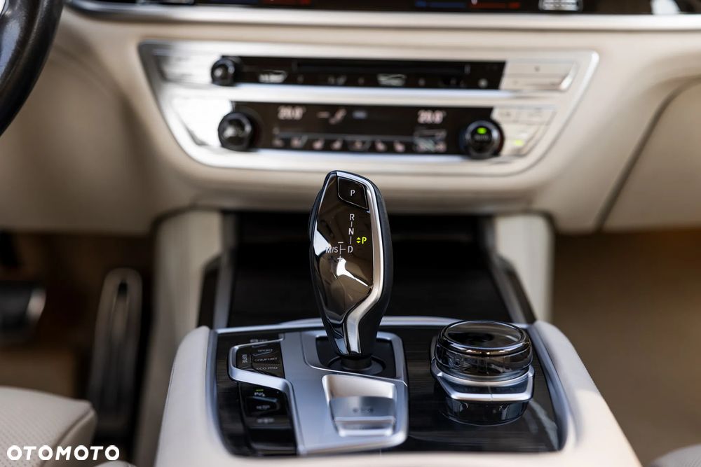 BMW Seria 7 750d xDrive sport - 22