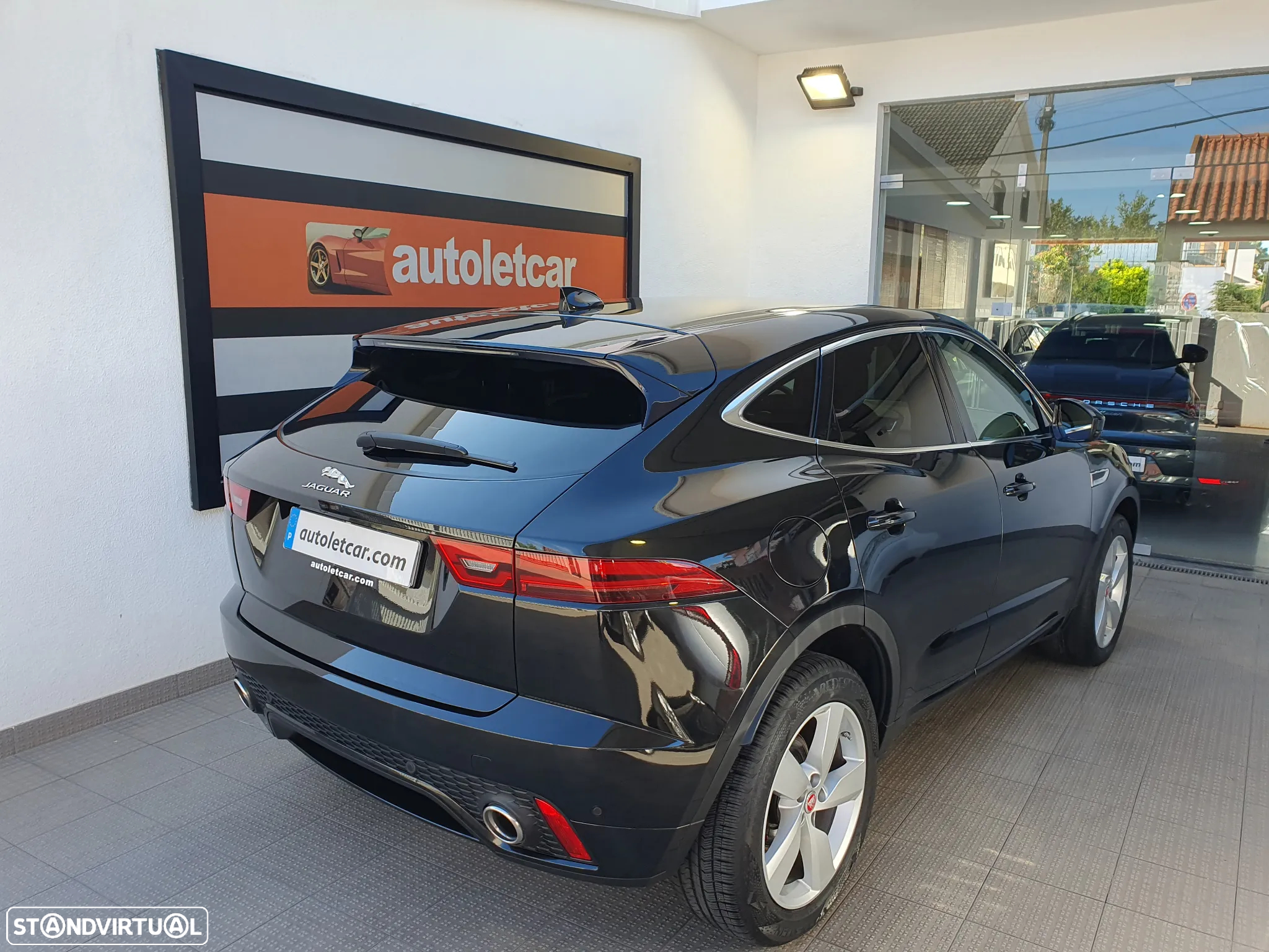 Jaguar E-Pace 2.0 i4D R-Dynamic S - 5
