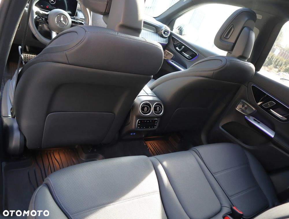 Mercedes-Benz GLC - 9