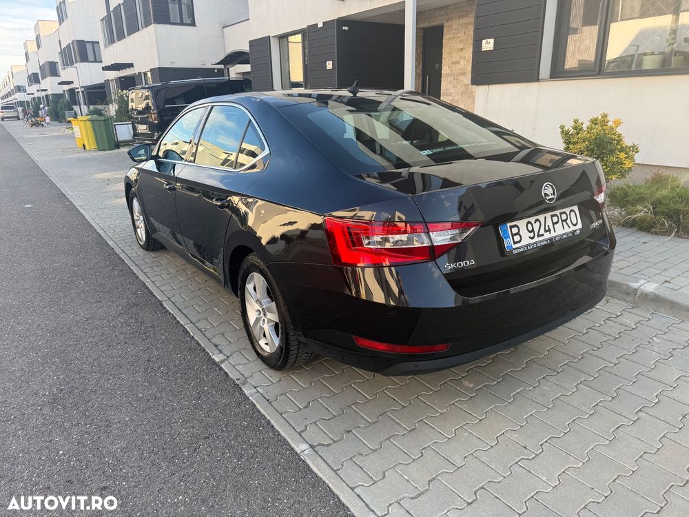 Skoda Superb 1.6 TDI DSG Style - 4