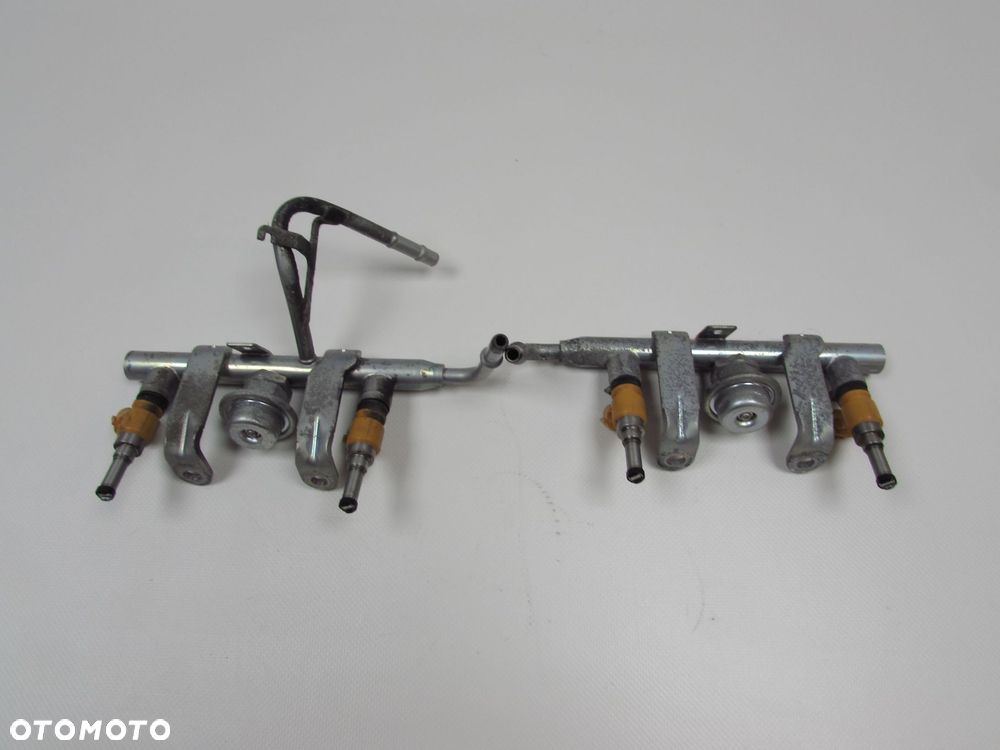 SUBARU BRZ GT86 FRS 2.0 BOXER WTRYSKIWACZ PALIWA 192032506 - 2