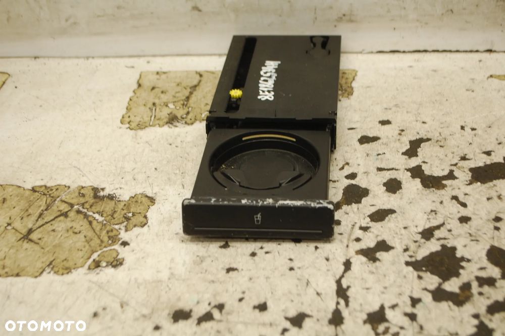 UCHWYT NA KUBEK CUPHOLDER 8E1862534H AUDI A4 B6 B7 8E1862534L 8E1862534 8E1862534F 8E1862534J - 20