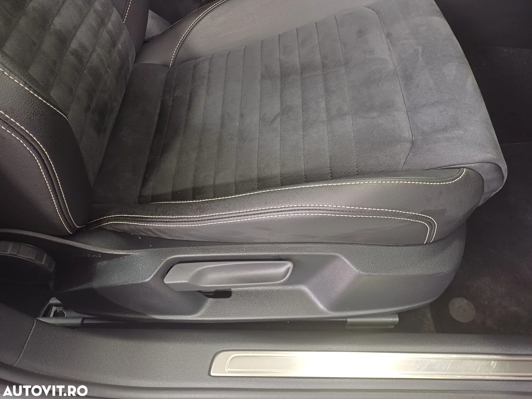 Volkswagen Passat 2.0 TDI DSG Highline - 29