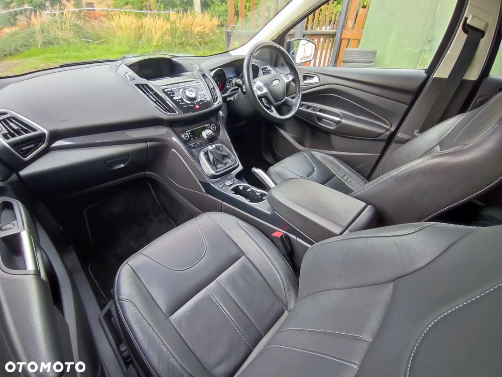 Ford Kuga 2.0 TDCi 4x4 Titanium - 27