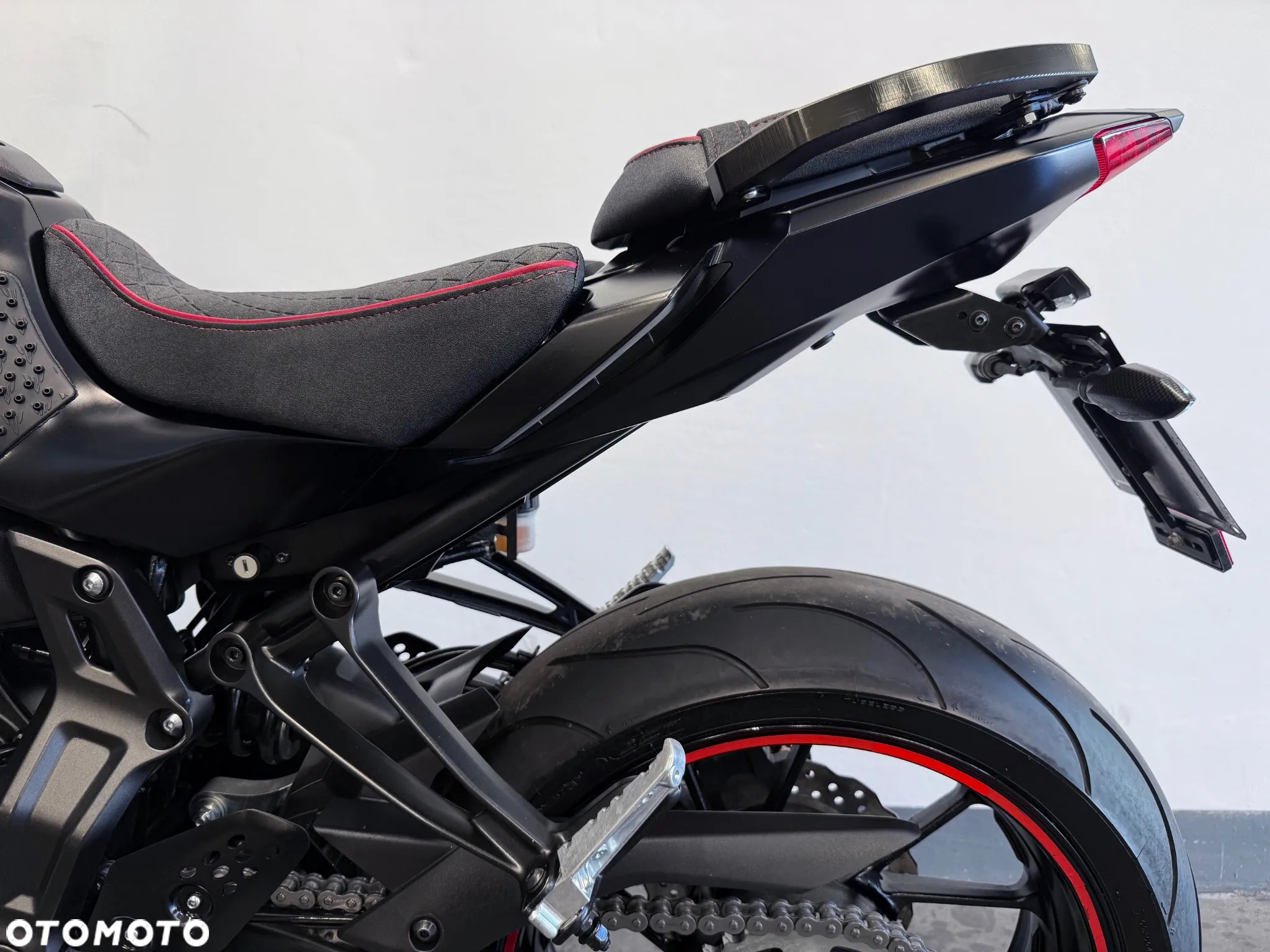 Yamaha MT - 28