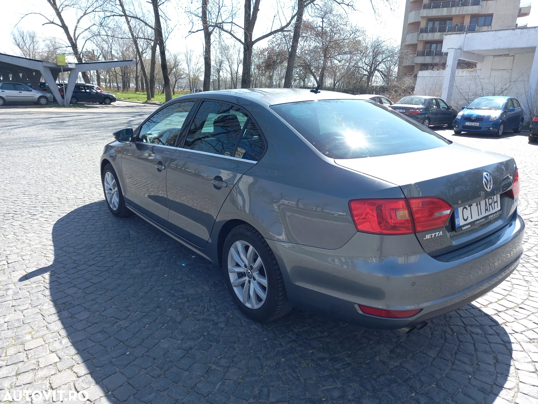 Volkswagen Jetta 2.0 TDI CR DPF Highline - 4