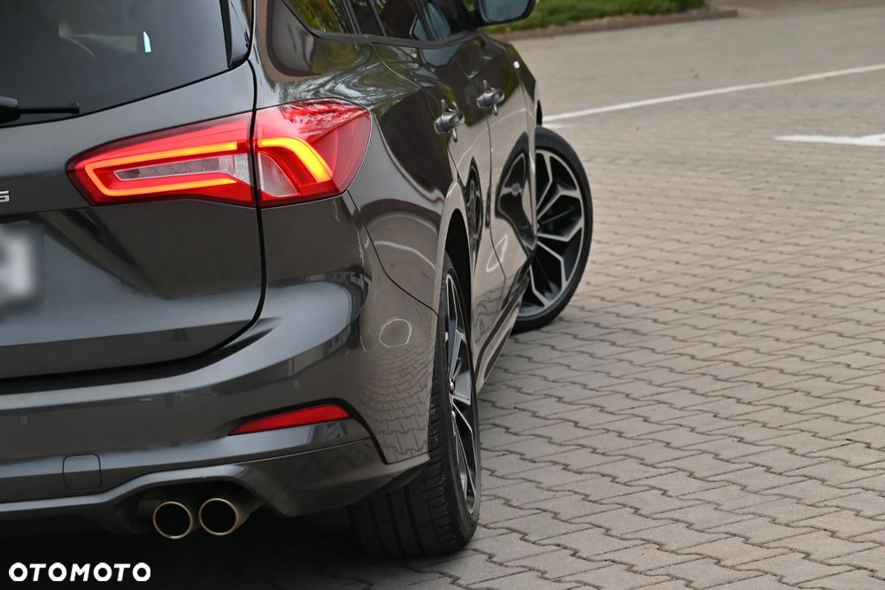 Ford Focus 1.5 EcoBoost ST-Line - 15