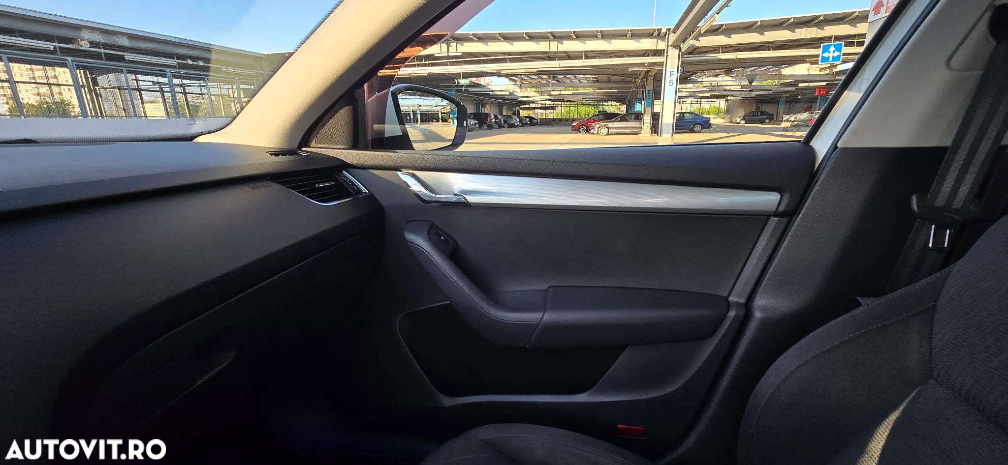 Skoda Octavia 2.0 TDI STYLE - 11
