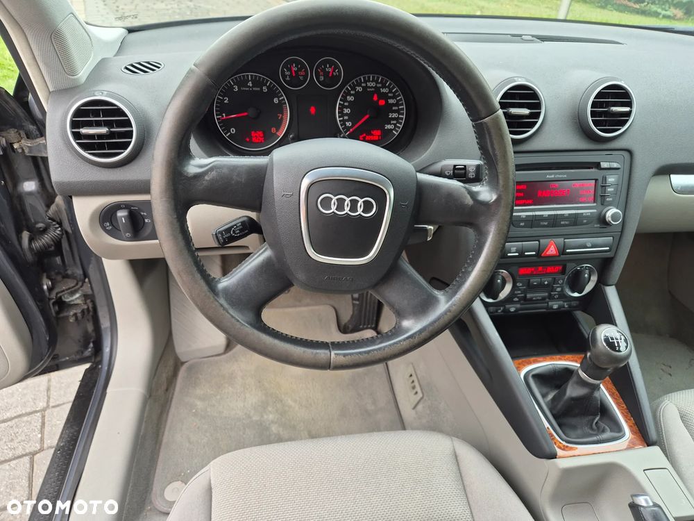 Audi A3 3-drzwiowe 1.6 Attraction - 15