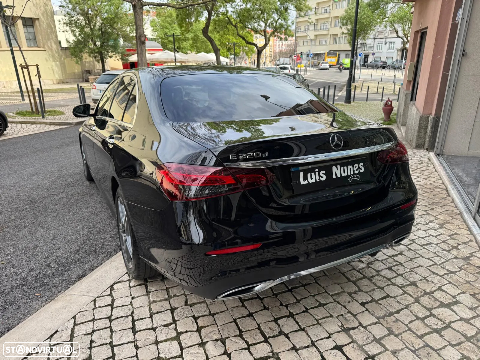 Mercedes-Benz E 220 d AMG Line - 13