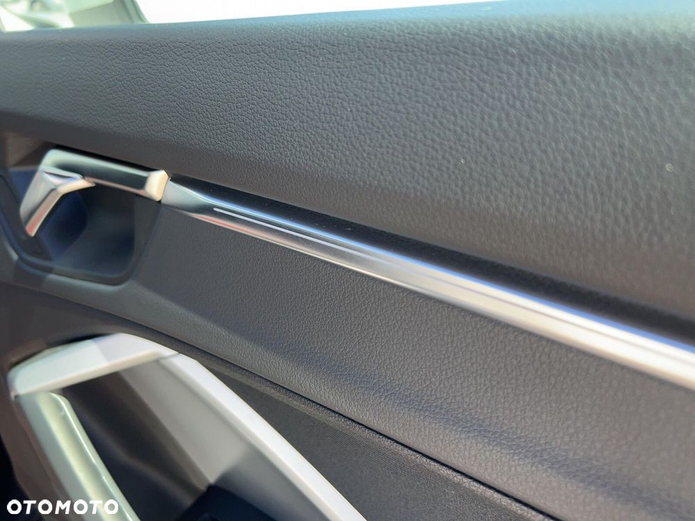 Audi Q3 Sportback - 16