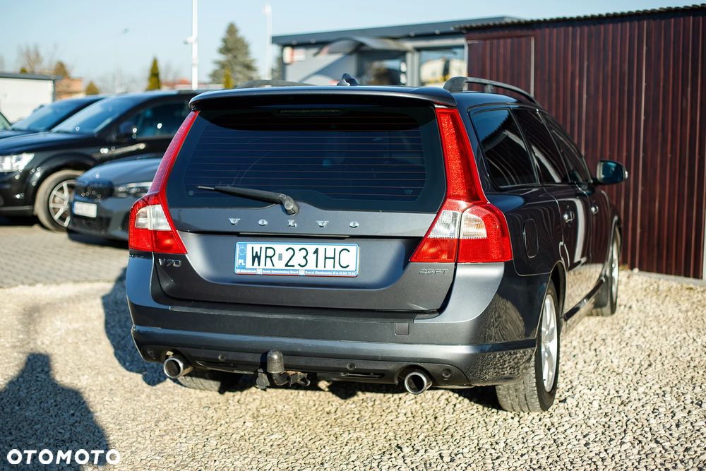 Volvo V70 2.5T R-Design Summum - 3