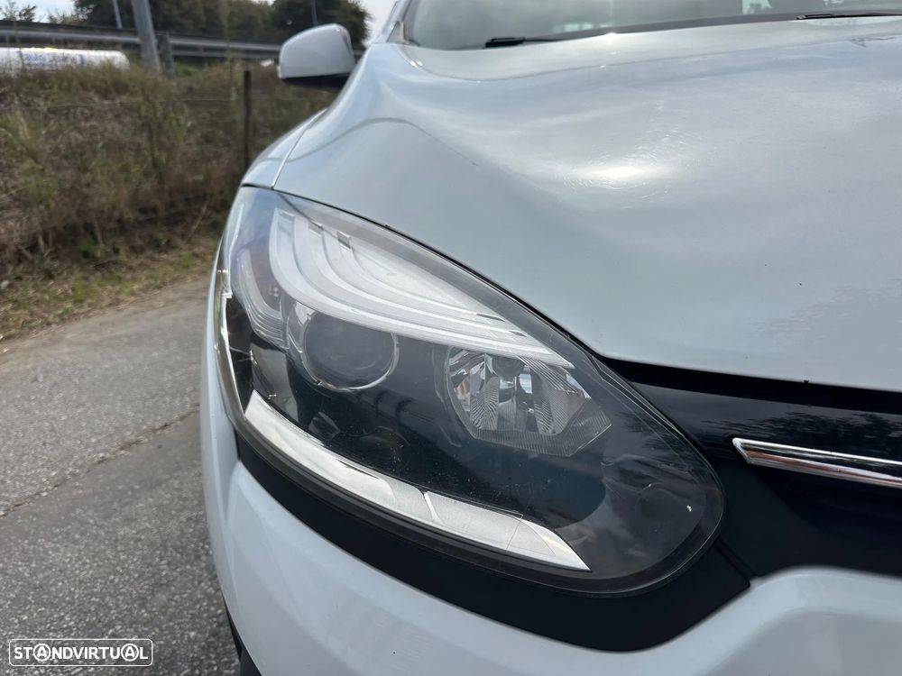 Renault Mégane Sport Tourer dCi 110 FAP EDC BOSE Edition - 16
