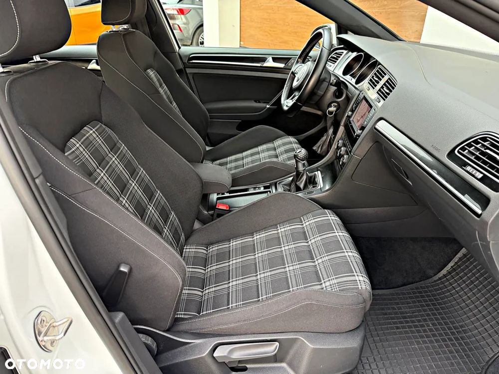 Volkswagen Golf GTD (BlueMotion Technology) - 23