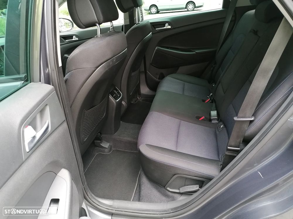 Hyundai Tucson 1.7 CRDi Executive - 10