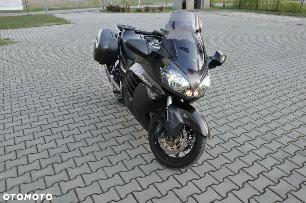 Kawasaki GTR - 7