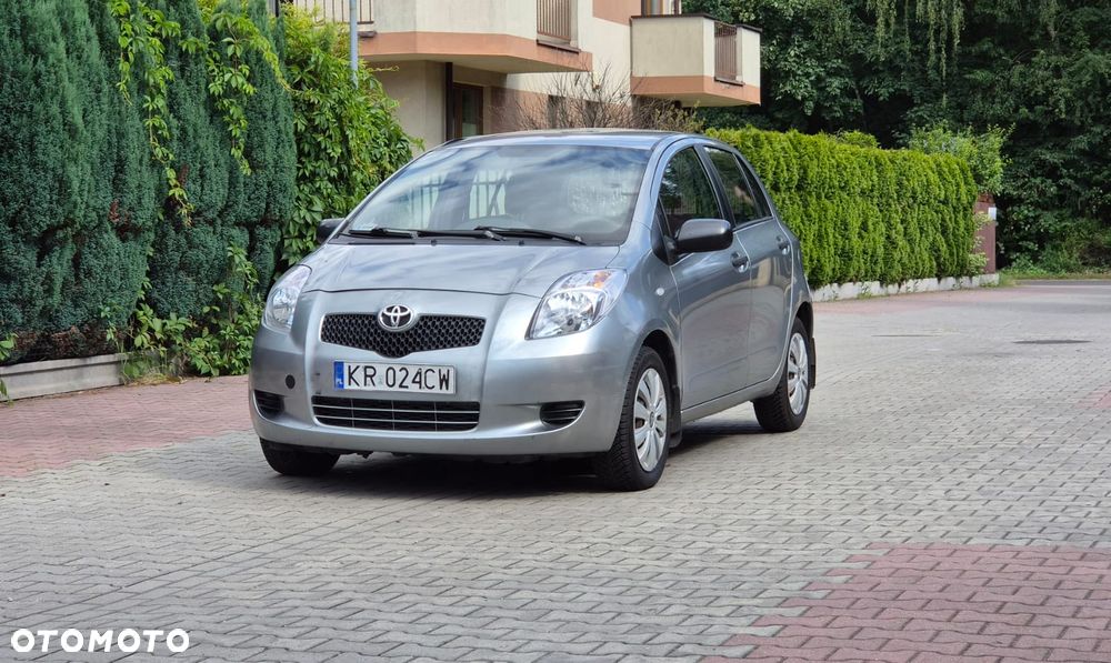 Toyota Yaris - 1