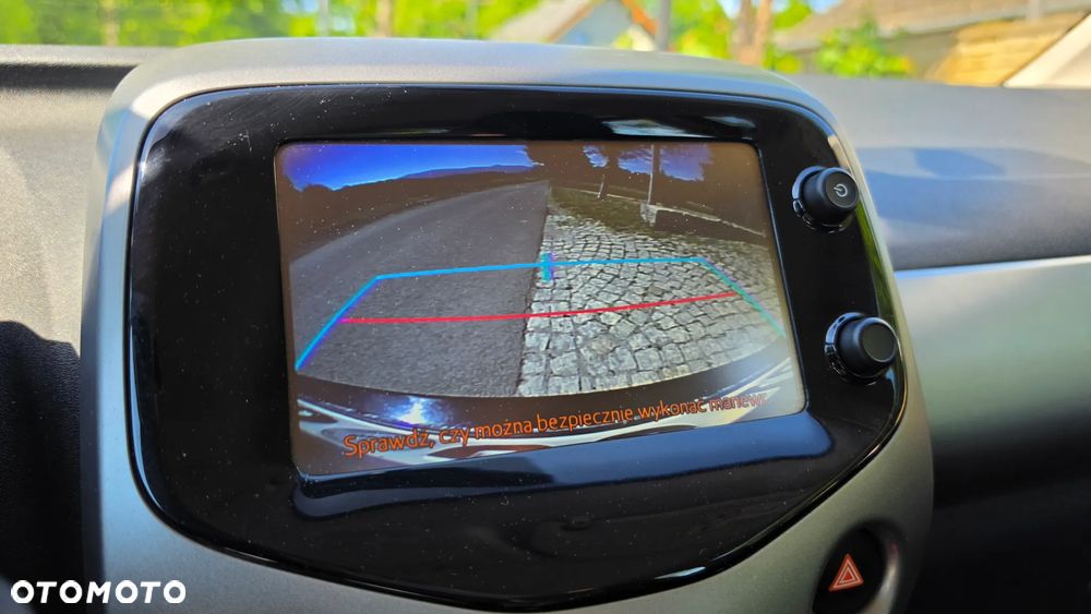 Toyota Aygo x-play touch - 26