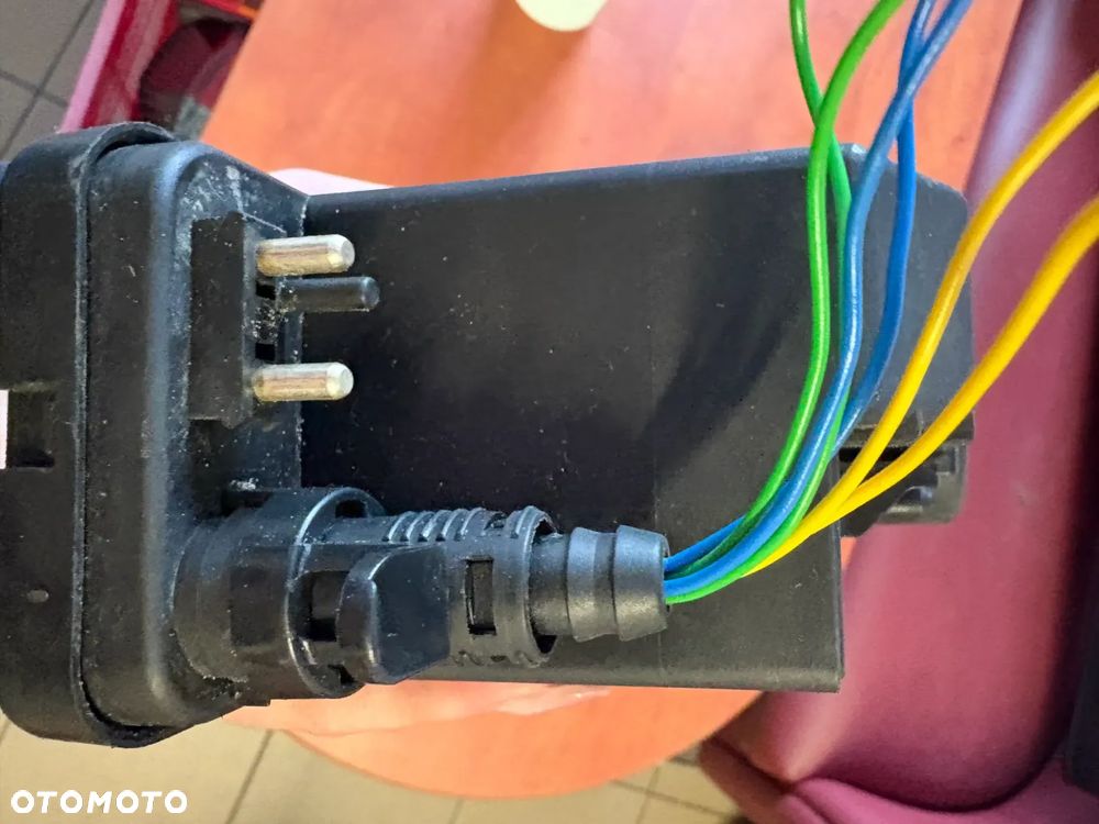 POMPKA CENTRALNEGO ZAMKA MERCEDES W124 1248001348 W201 190 W126 - 4