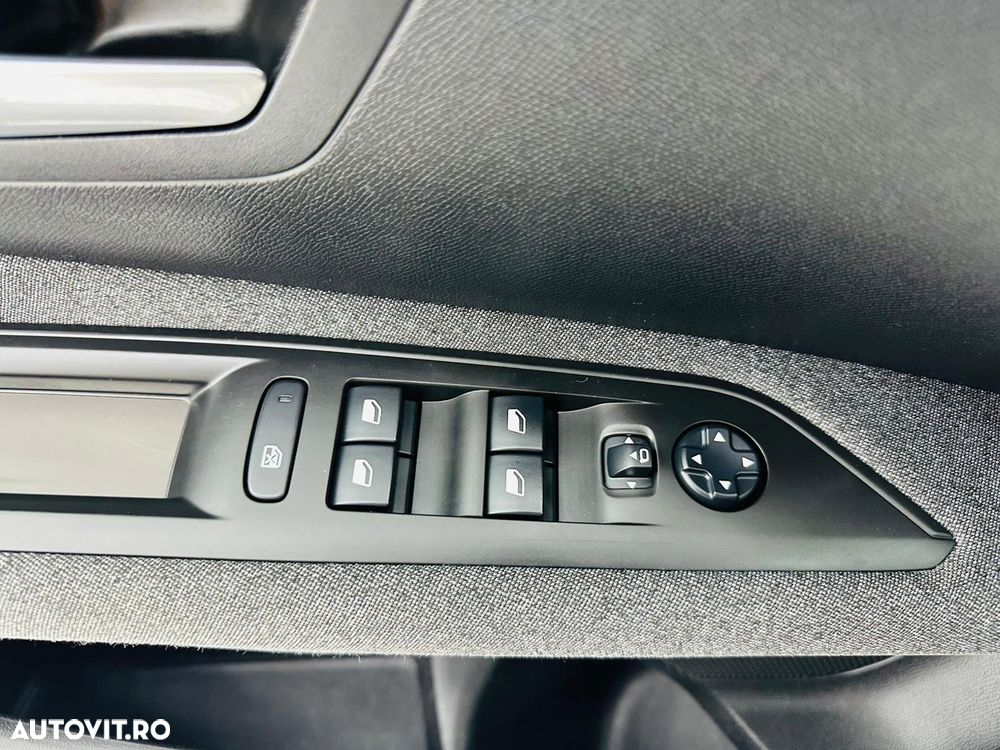 Peugeot 3008 PureTech 130 Stop & Start GPF Active - 12