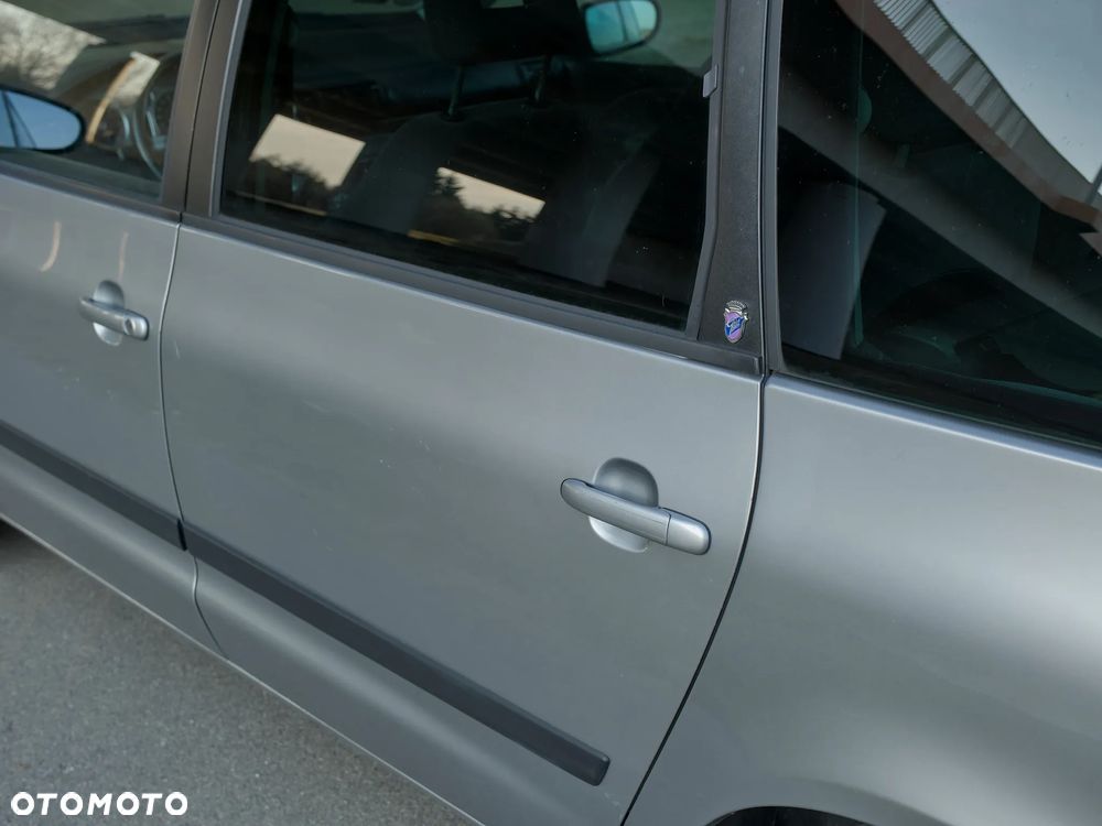 Ford Galaxy 1.9 TDI Ghia - 36