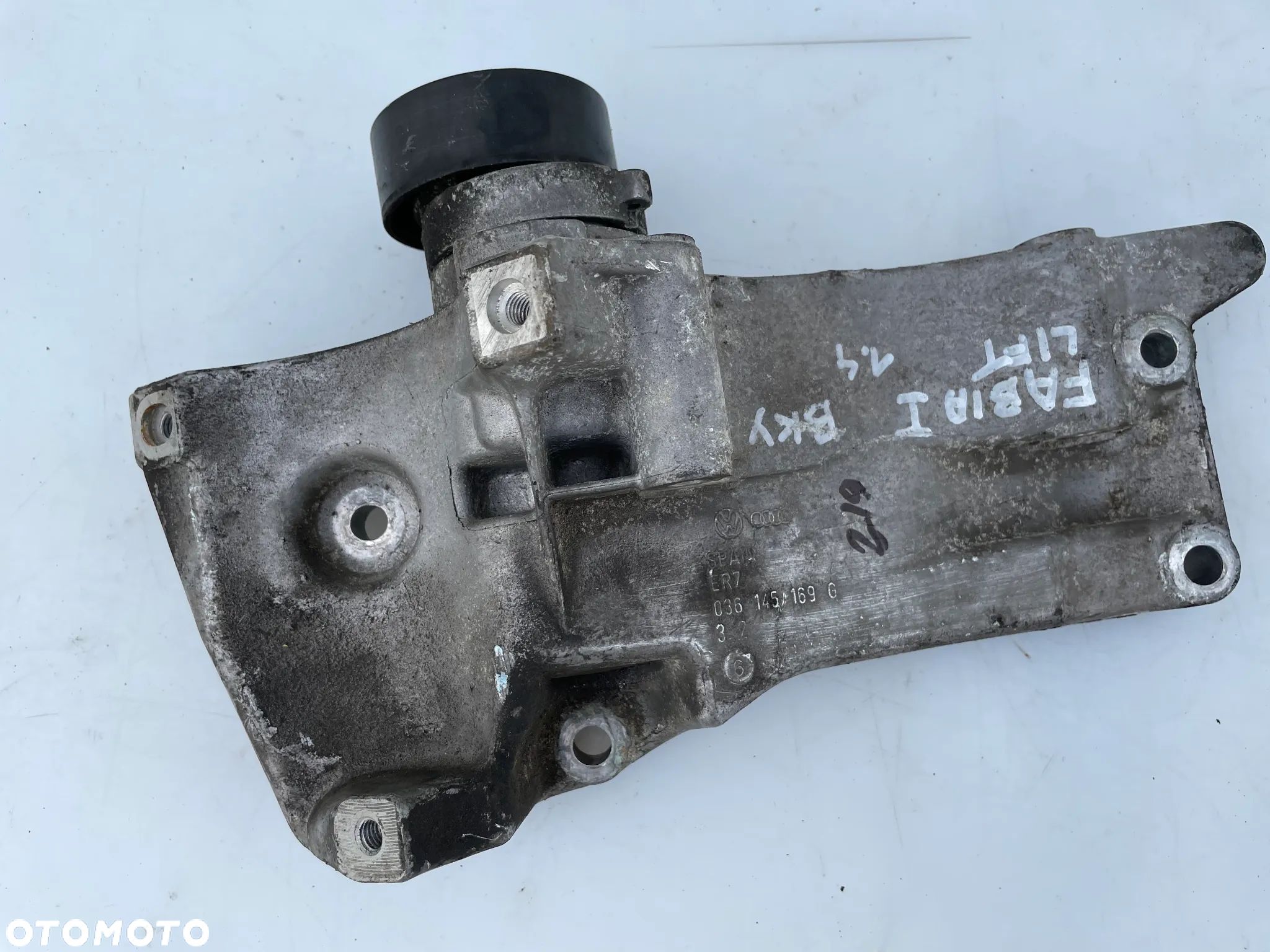 Łapa alternatora Skoda Fabia I 1.4 MPI 036145169G - 1