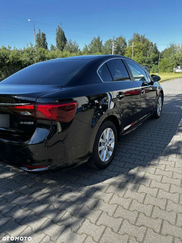 Toyota Avensis 1.6 Active - 9
