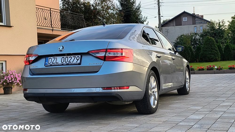 Skoda Superb 2.0 TSI Ambition DSG - 11