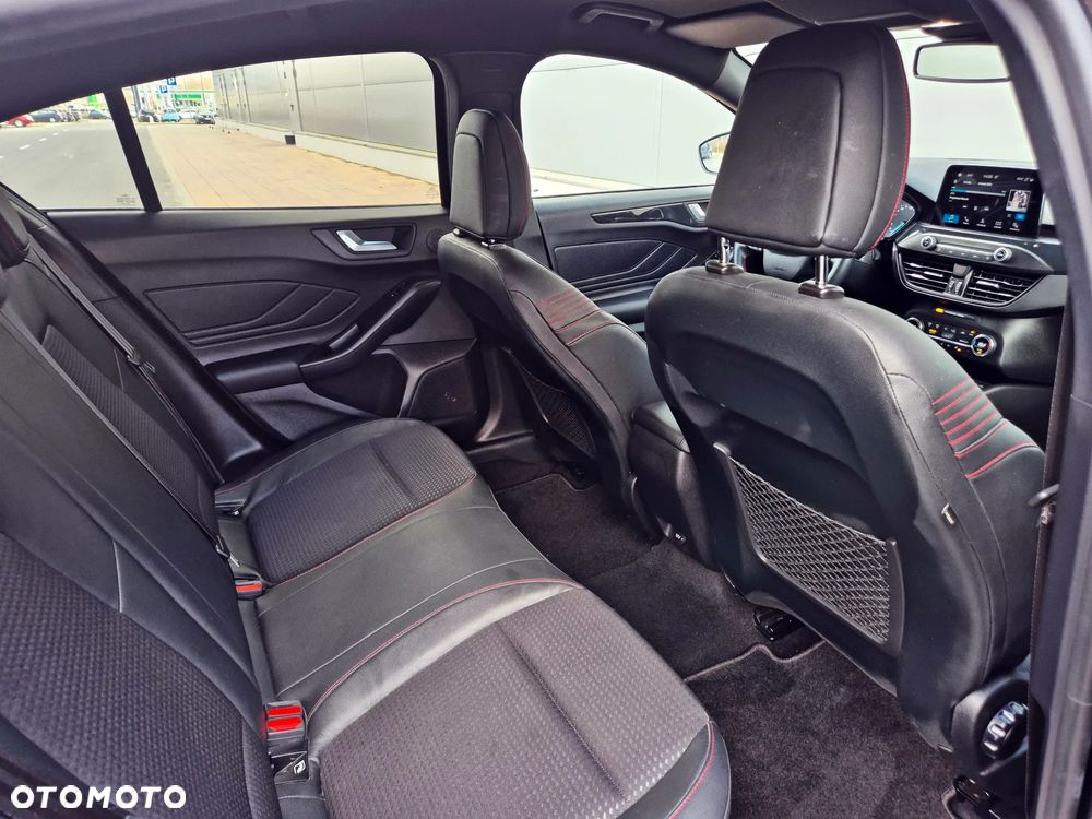 Ford Focus 1.5 EcoBoost ST-Line - 21