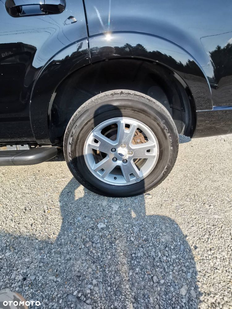 Ford Explorer 2010 photo 4
