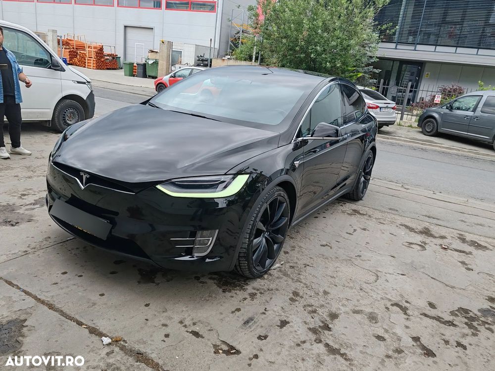 Tesla Model X - 29