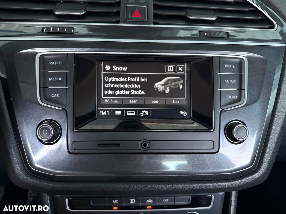 Volkswagen Tiguan 2.0 TDI SCR 4MOTION (BlueMotion Tech) Trendline - 38