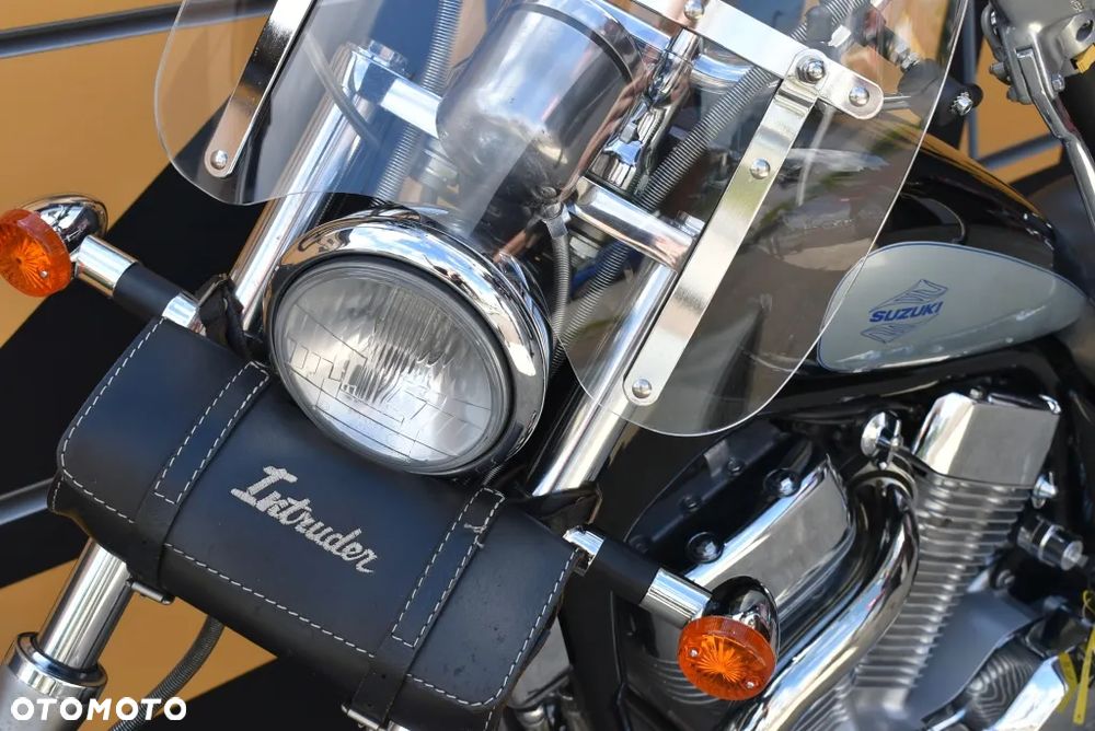 Suzuki Intruder - 24